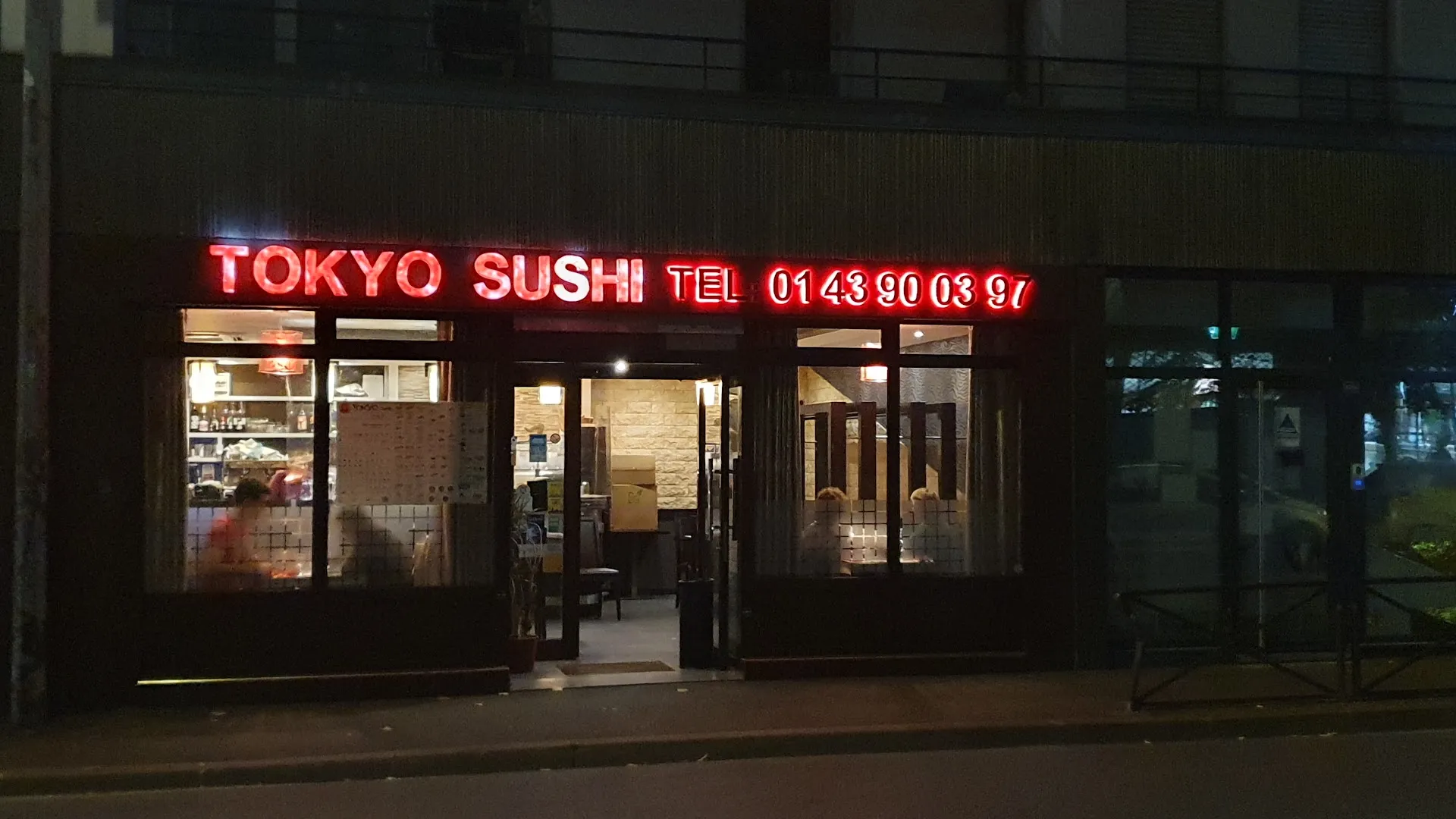 TOKYO SUSHI